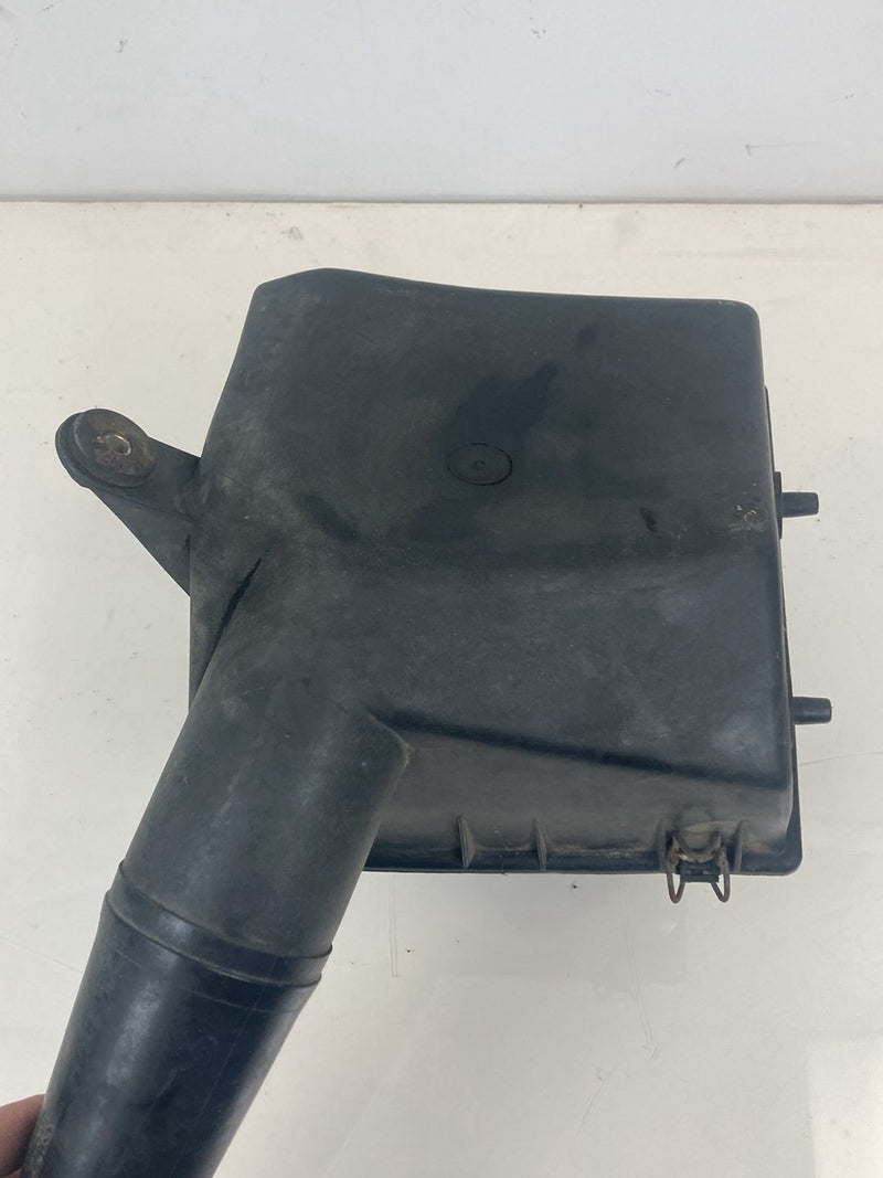 1975-1980 Volvo 244 Air Filter Box 1257306 1257304 OEM #4281M