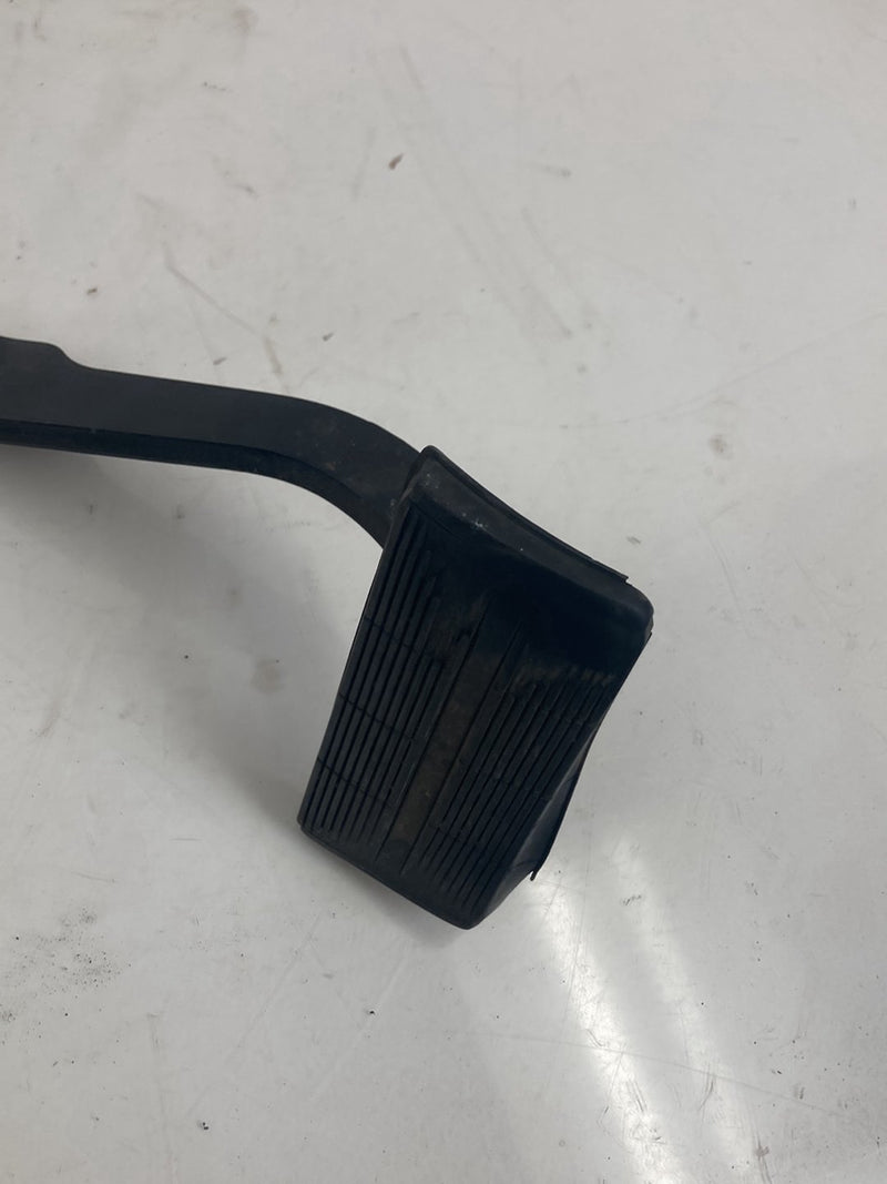 1995-1998 Chevrolet Silverado 2500 GMT400 Brake Pedal 15732200 OEM