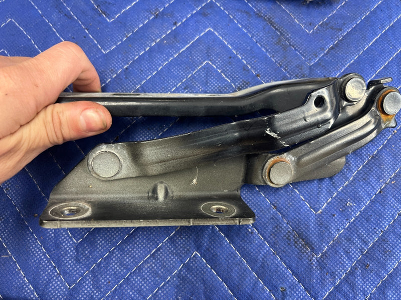 2006-2010 VW Jetta 2.5L Bonnet Hood Hinge Latch Pair LH RH 1K0823302C OEM #118MC