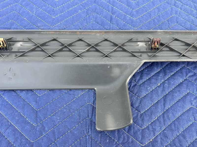 Chevrolet Silverado - Door Sill Front PN: 15068358