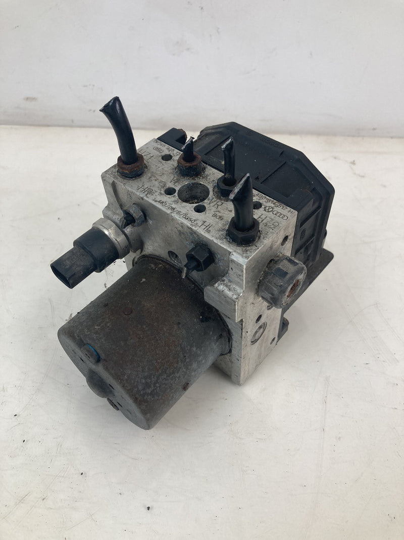 2001-2005 Volkswagen Passat ABS Pump Bosch OEM #5519M