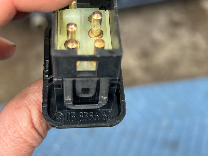 1989-1995 Volvo 740 940 Sedan Rear Passenger Door Power Window Switch OE #3835EM