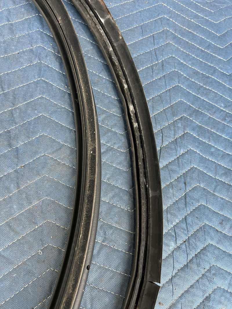 2008-2015 Volvo XC70 Rear Hatch Seal Weatherstripping Wagon Only OEM #4230E