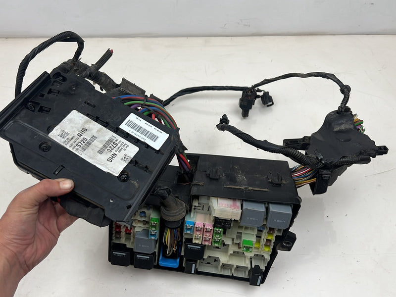 2017-2019 Ford Escape Engine Fuse Box AV6T-14A607-BC AV6T-14A067-AD OEM #5464EM