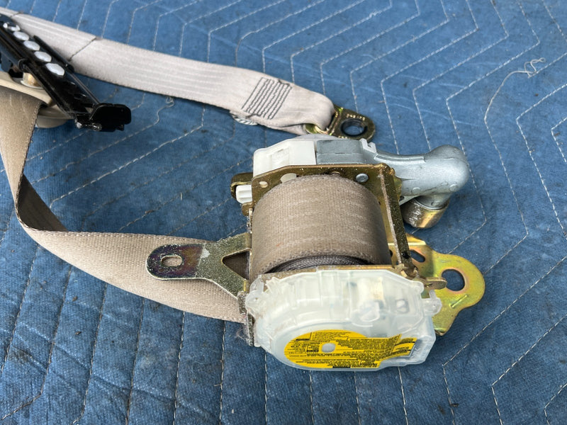 2002-2006  Toyota Camry RH Right Front Seat Belt Assembly OEM #104DU
