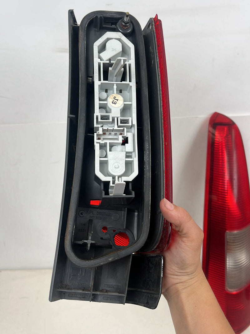 1998-2000 Volvo V70 S70 Upper Lower Tail Light Lamp Assembly Full Set OEM