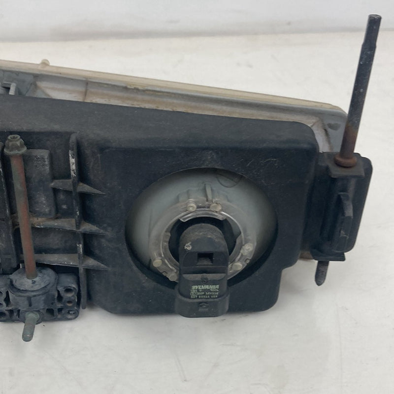 1995-1998 Chevrolet Silverado 2500 GMT400 Headlight Right 15034930 OEM