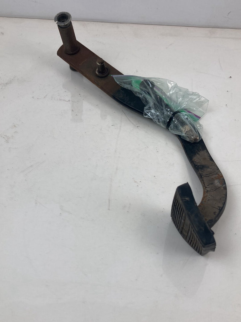 1988 Chevrolet Silverado 1500 GMT400 - Clutch Pedal PN: 15522092 13988