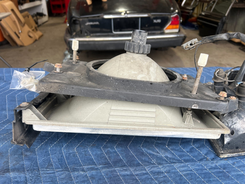1986-1993 Volvo 240 244 245 Front Passenger Right Headlight Lamp OEM #4456EM