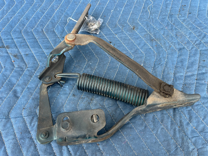 1986-1993 Volvo 240 244 Sedan Right & Left Hood Hinge Pair Green OEM #4234EM