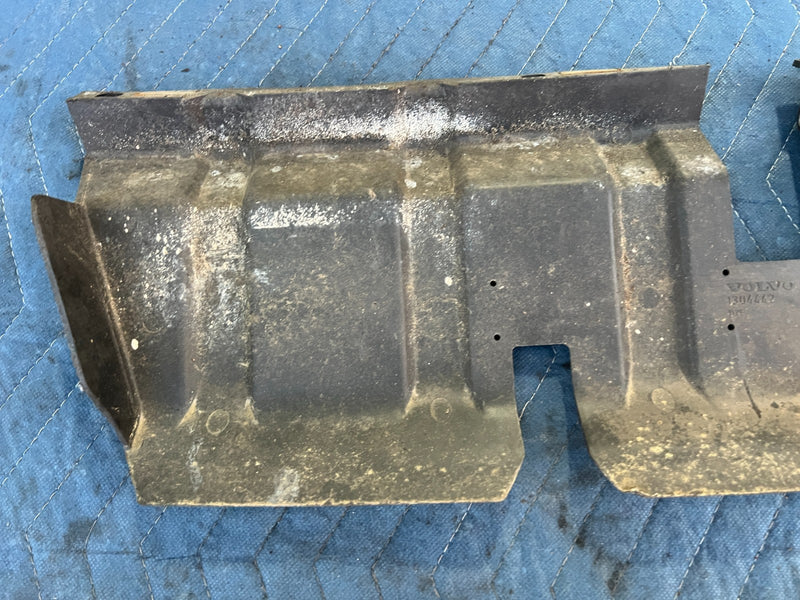 1986-1993 Volvo 240 244 245 Lower Front Bumper Air Guide Dam 1304442 OEM #4417EM