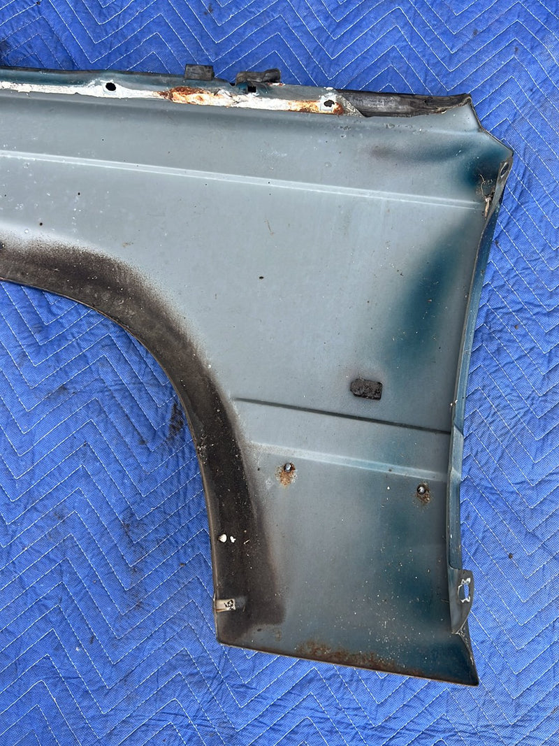 1990-1992 Volvo 740 745 940 Front Passenger Right Fender Panel Trim Blue Green Metallic OEM #5996EM
