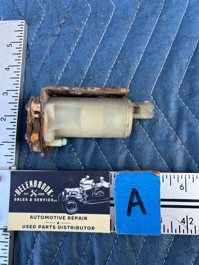1986-1993 Volvo 240 244 Sedan Front Windshield Washer Pump 051003 OEM #4229EM