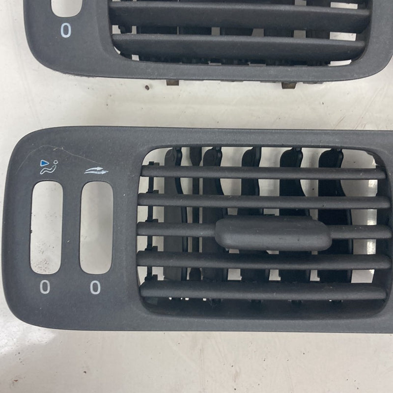1998-2000 Volvo V70 S70 Right Left Dash HVAC AC Heat Air Vent Set OEM #5182M