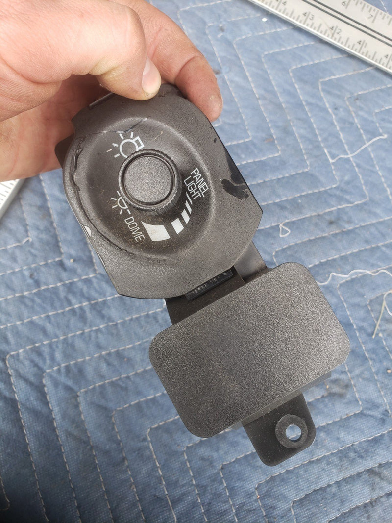2000-2005 Chevy Impala Headlight Dome Panel Light Control Switch OEM #2159CN