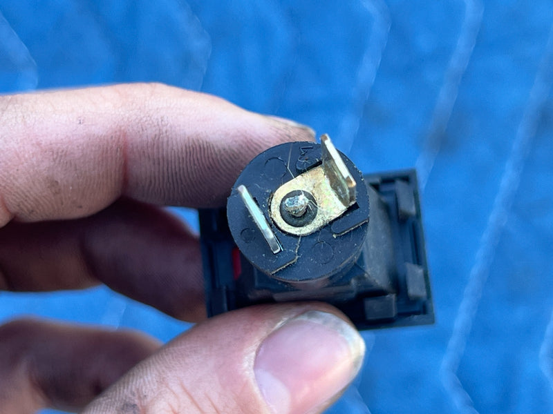1986-1993 Volvo 240 244 Dash Passenger Seat Belt Indicator Light OEM #4304EM