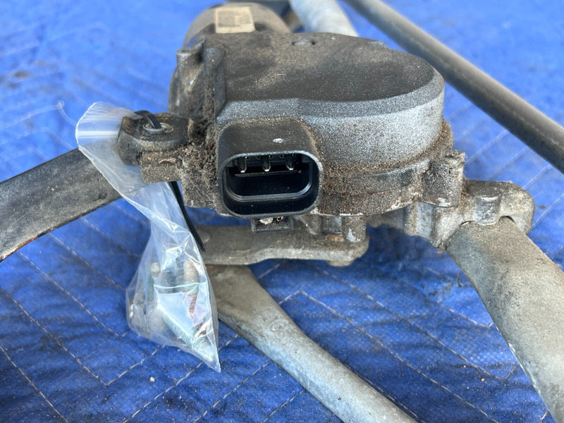 1999-2002 Chevy Silverado GM 1500 2500 Windshield Wiper Transmission OEM #1837CN