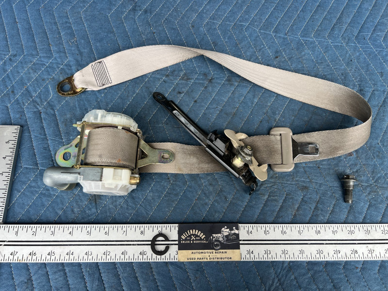 2002-2006  Toyota Camry LH Left Driver Front Seat Belt Assembly OEM #105DU