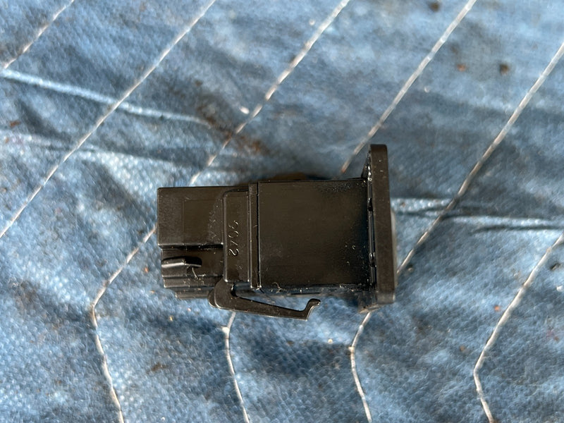 1989-1995 Volvo 740 940 Dash Front Fog Light Button Switch 1362338 OEM #3811EM