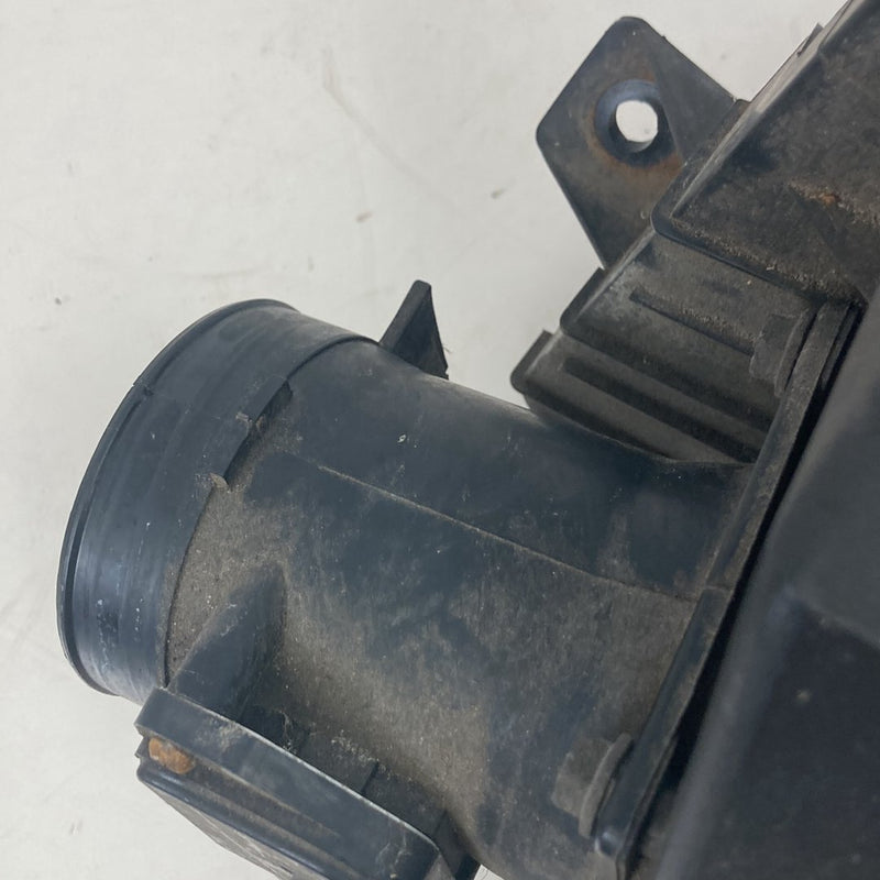 2002-2005 Lincoln Town Car Signature Air Filter Housing Box OEM #5141M