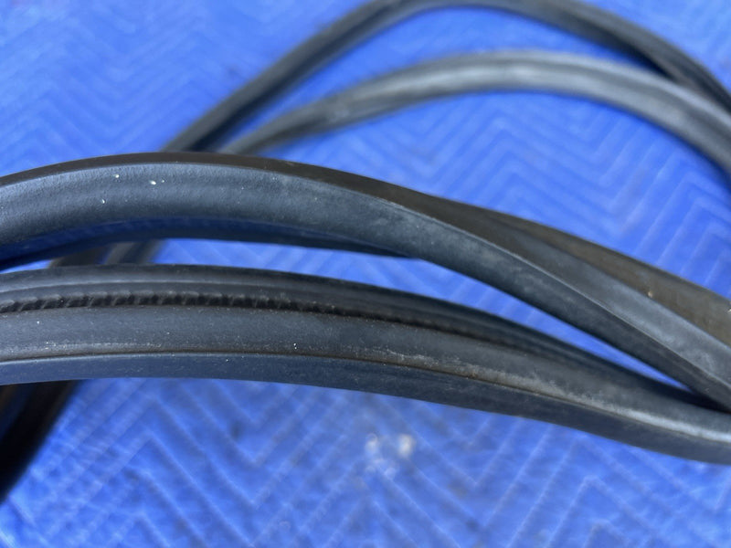 1998-2003 Jaguar XJR XJ8 X308 Sedan Trunk Deck Lid Seal Weatherstripping #4672E