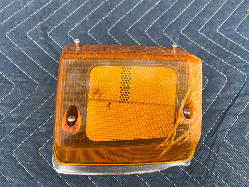 1967-1974 Volvo 140 142 144 145 Driver Left Turn Signal Lens Amber OEM #4870EM