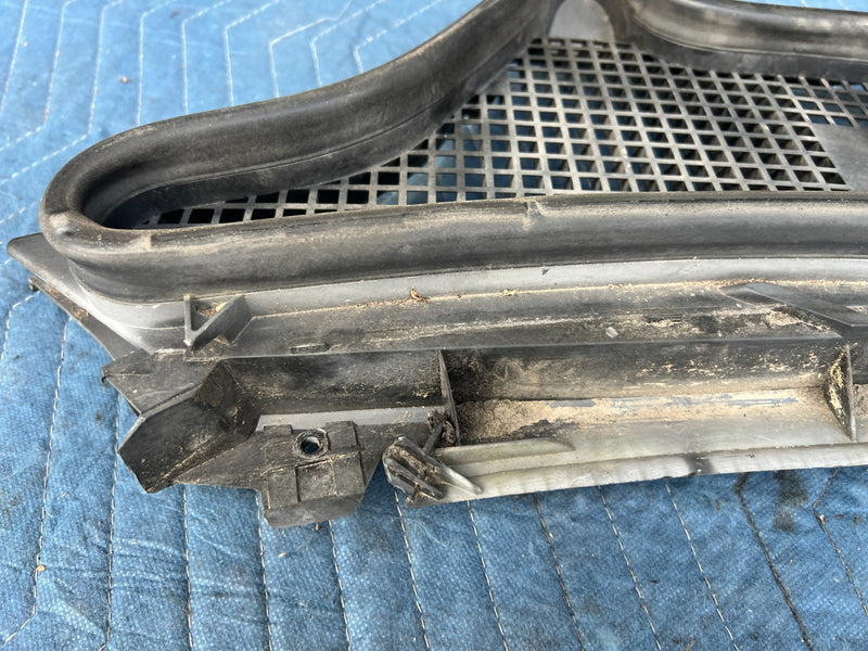 1998-2003 Mercedes W210 E320 Windshield Wiper Cowl Cover Trim Screen OEM #4663EM