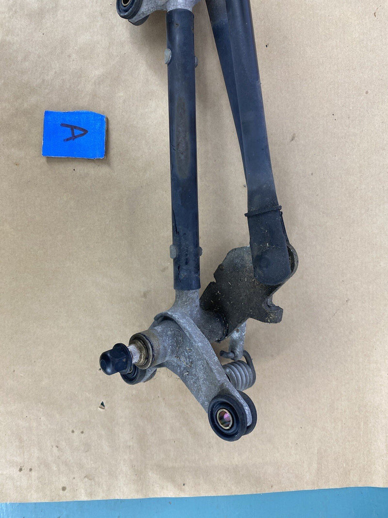 1997-2001 Lexus ES300 Windshield Wiper Arm Transmission & Motor Assembly #2319E