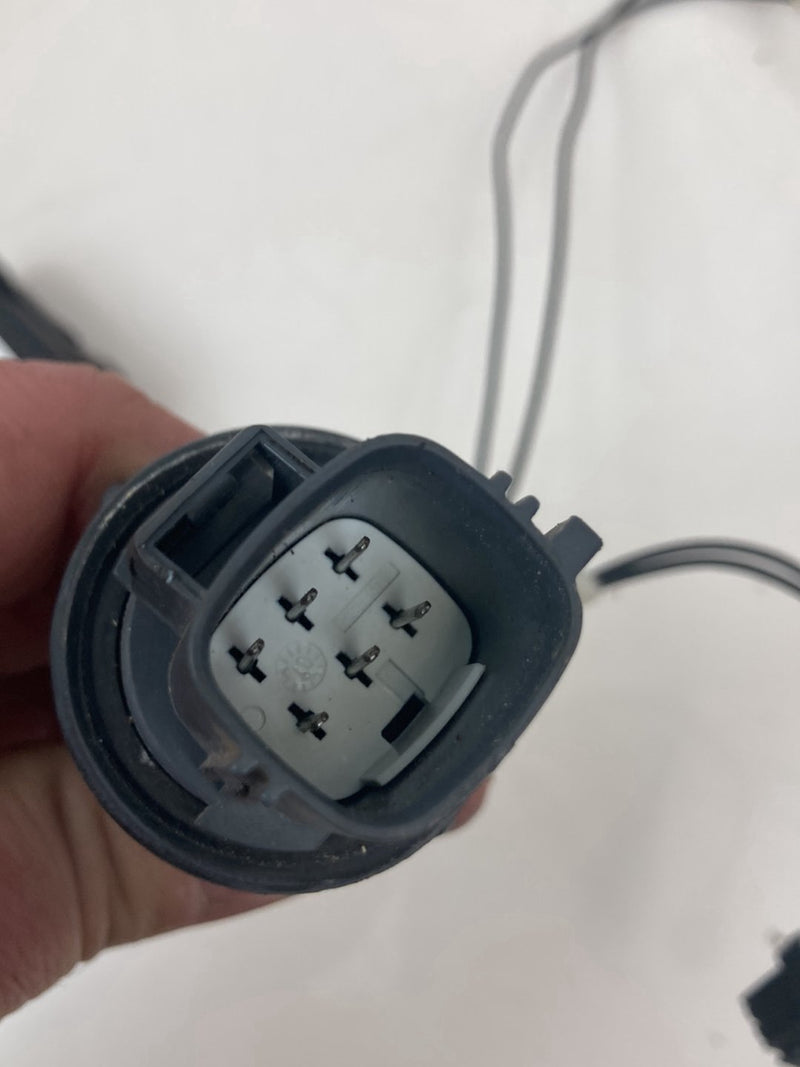 2007 Volvo S60 - Headlight Relay PN: 89901406 89024777