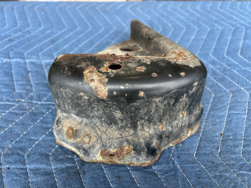 1993-1997 Volvo 850 850R OEM 2.4L 5 Cylinder Engine Motor Mount Bracket #4551E