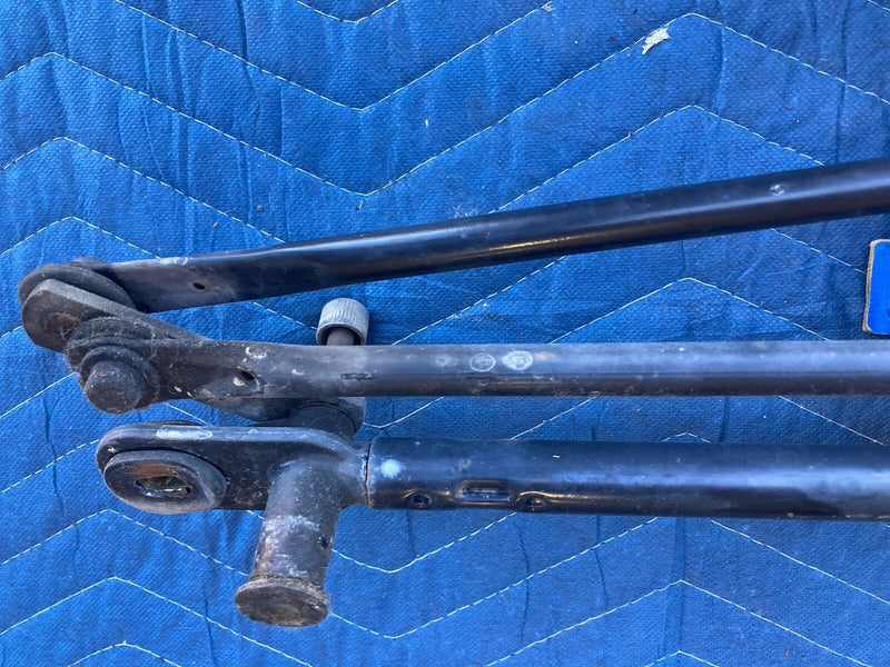 1997-2002 Jeep Wrangler TJ Windshield Wiper Motor Linkage Assembly OEM #3286M