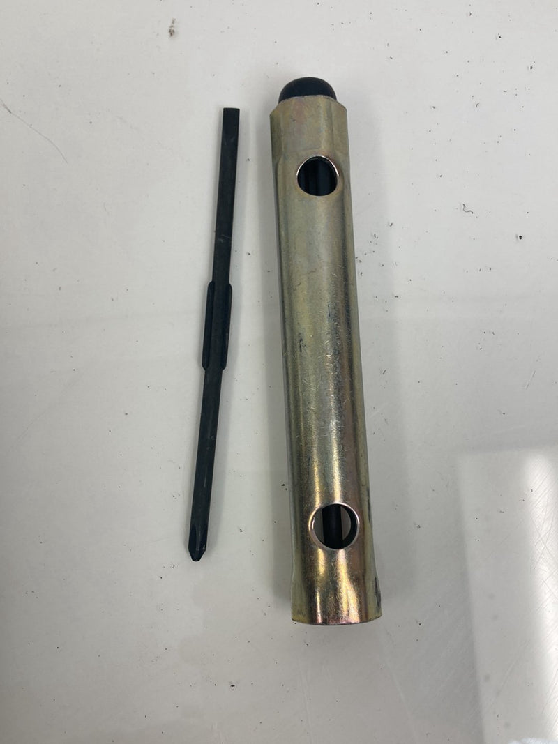 1992 Volvo 940 944 - Jack & Tool Kit PN: 1355190