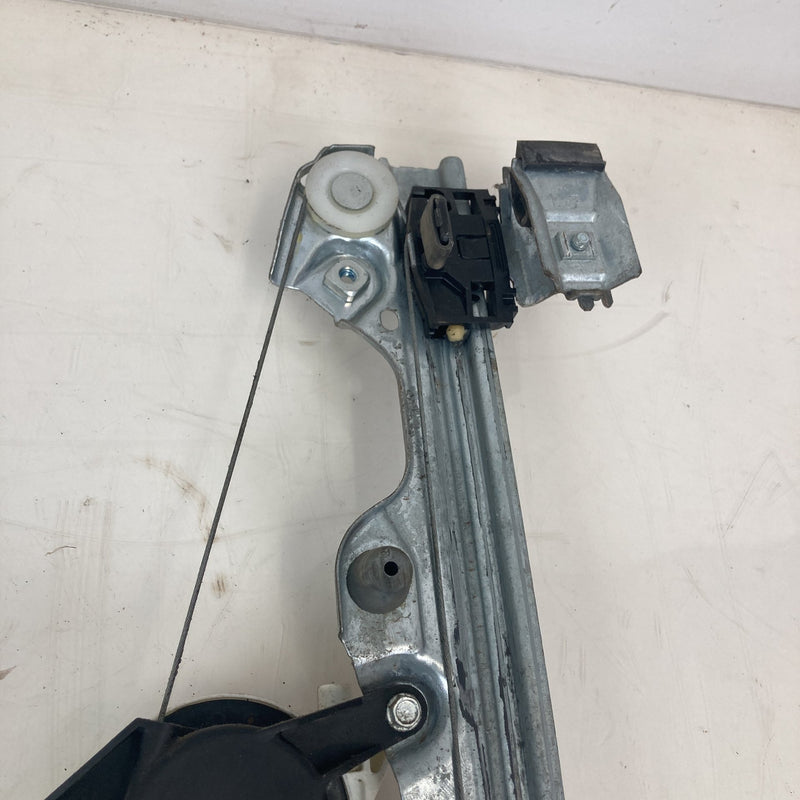 2014-2020 Chevrolet Silverado 1500 Front Right Window Regulator OEM #5582M