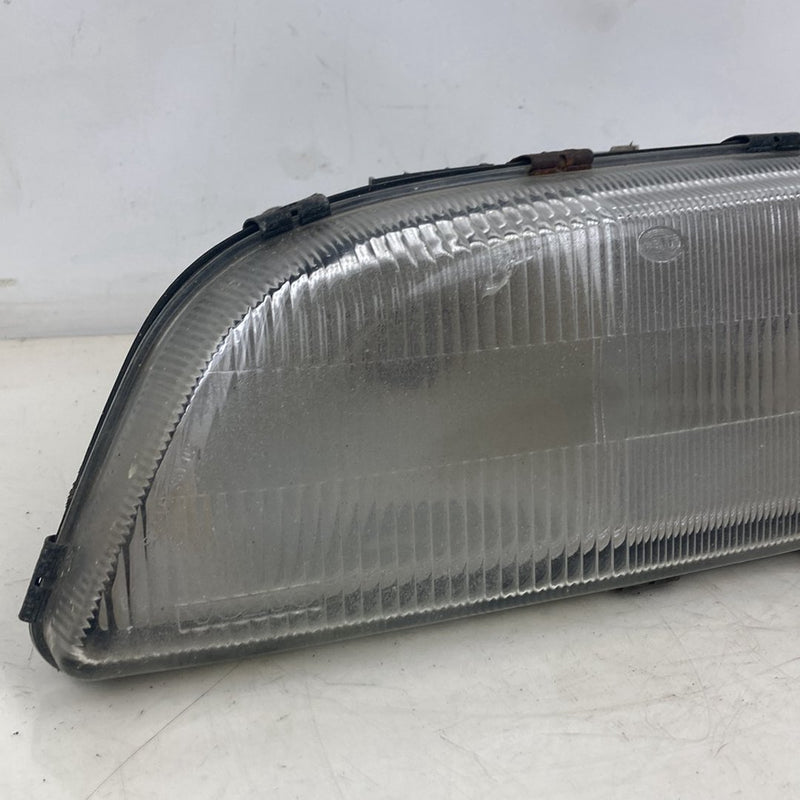1998-2000 Volvo V70 Headlight Assembly Left 9169362 OEM #5193M