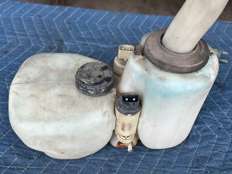 1992-1995 Volvo 940 740 Windshield Wiper Washer Fluid Jug Reservoir OEM #3253EM