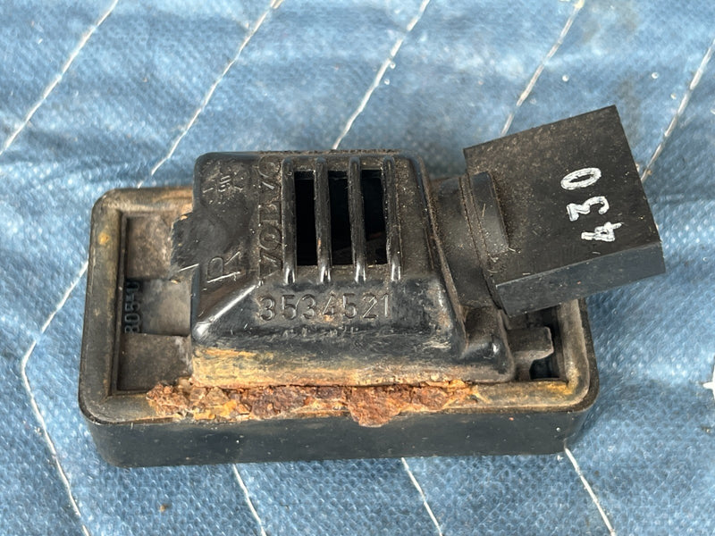 1989-1995 Volvo 740 940 Sedan Rear License Plate Light Lamp Assembly OEM #3770EM