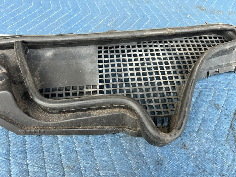 1998-2003 Mercedes W210 E320 Windshield Wiper Cowl Cover Trim Screen OEM #4663EM