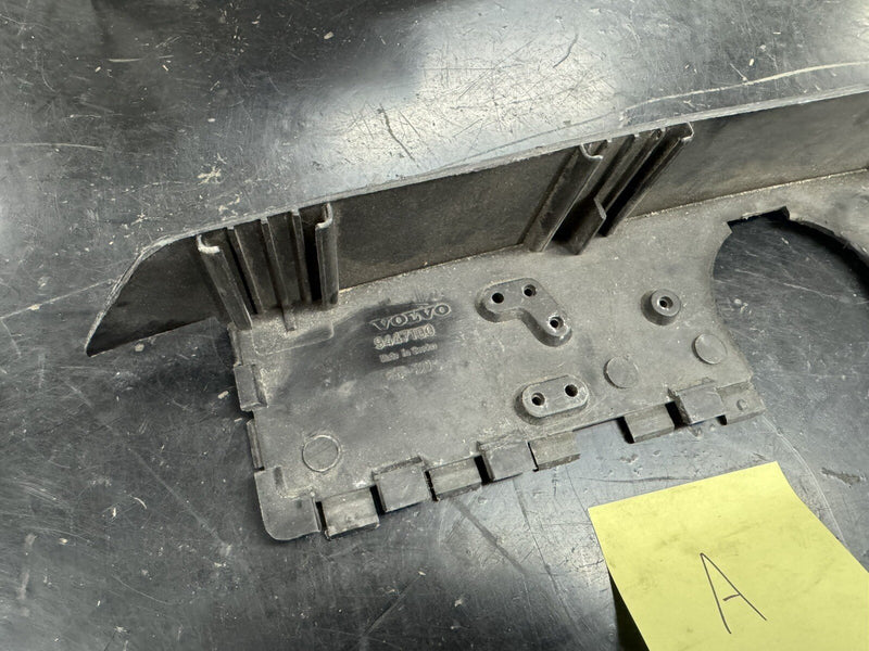 1998-2000 Volvo V70R V70 S70 Upper Radiator Cooling Fan Cover Trim 9447100 #4243