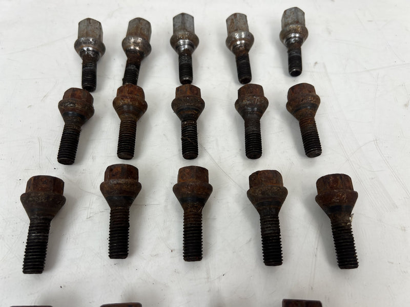 1998-2000 Volvo S70 V70 XC Wheel Stud Lug Nuts Bolt Set of 19 OEM #6844EM