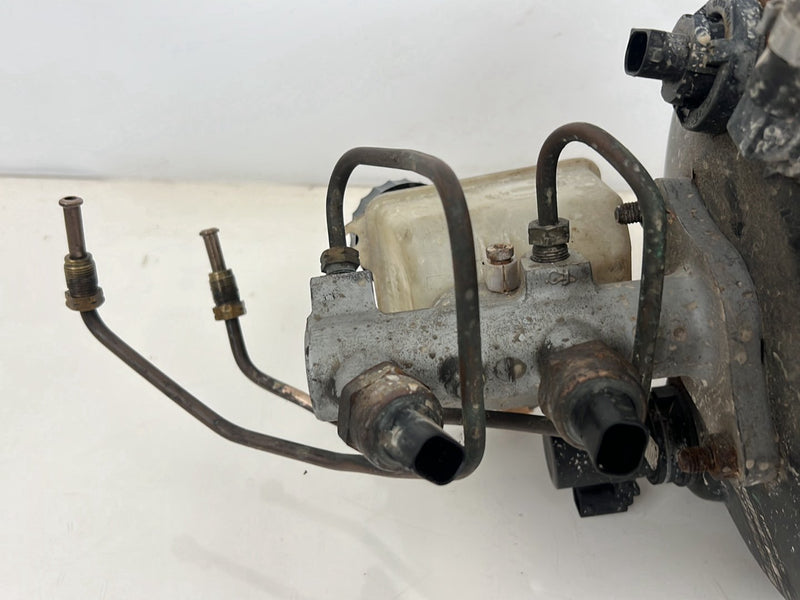 2004-2007 Volvo S60R V70R Brake Booster Master Cylinder w/ Reservoir OEM #5787EM