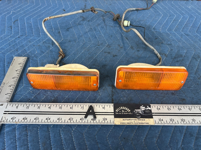 1985-1988 Suzuki Samurai SJ413 Denso Blinker Lights 35615-7800L OEM #2313CN