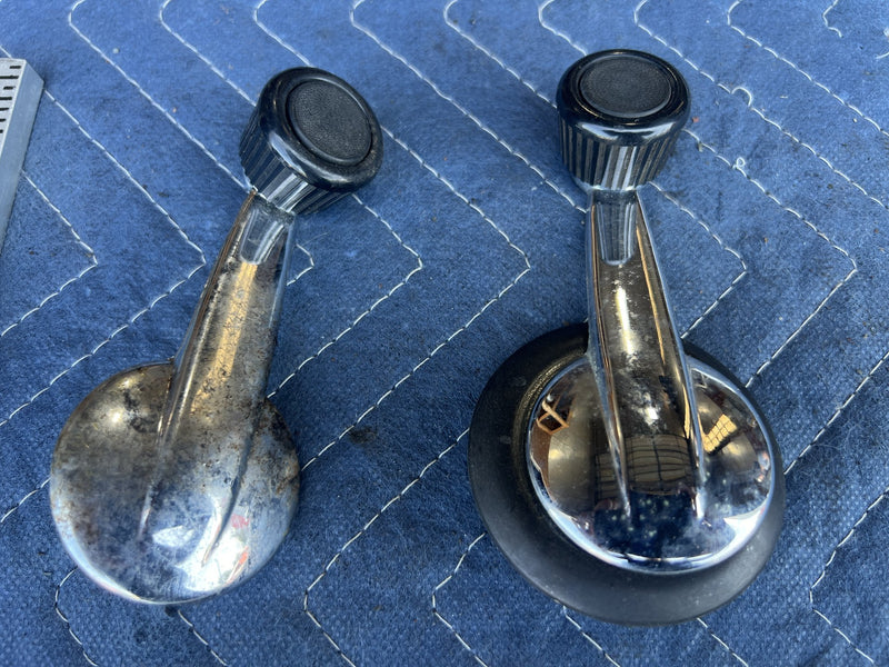 1973 Volvo 140 142 - Window Manual Crank PN: 688496