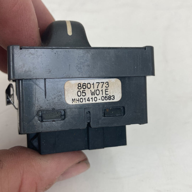 1998-2000 Volvo V70 Headlight Switch Knob 8601773 OEM #5158M