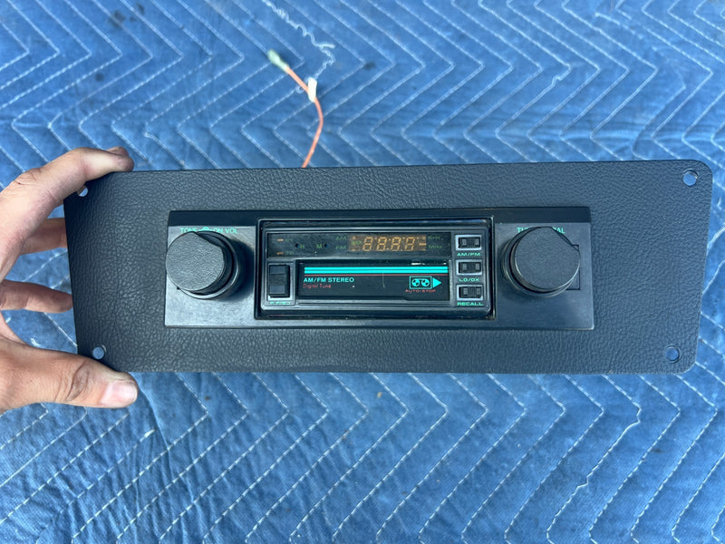 1967-1974 Volvo 140 142 144 145 Radio Stereo AM FM 340DGL Head Unit OEM #4907EM