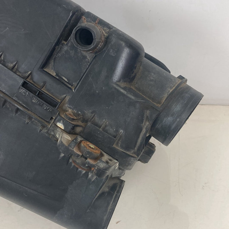 2002-2004 Honda CR-V RD2 Air Filter Housing OEM #5110M