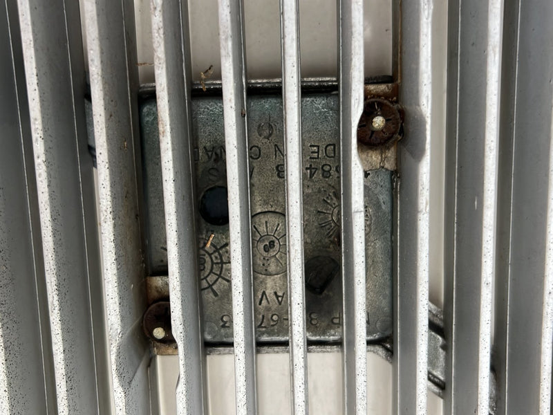 1990-1992 Volvo 740 745 940 Front Chrome Grille Assembly 1358486 OEM #5914EM