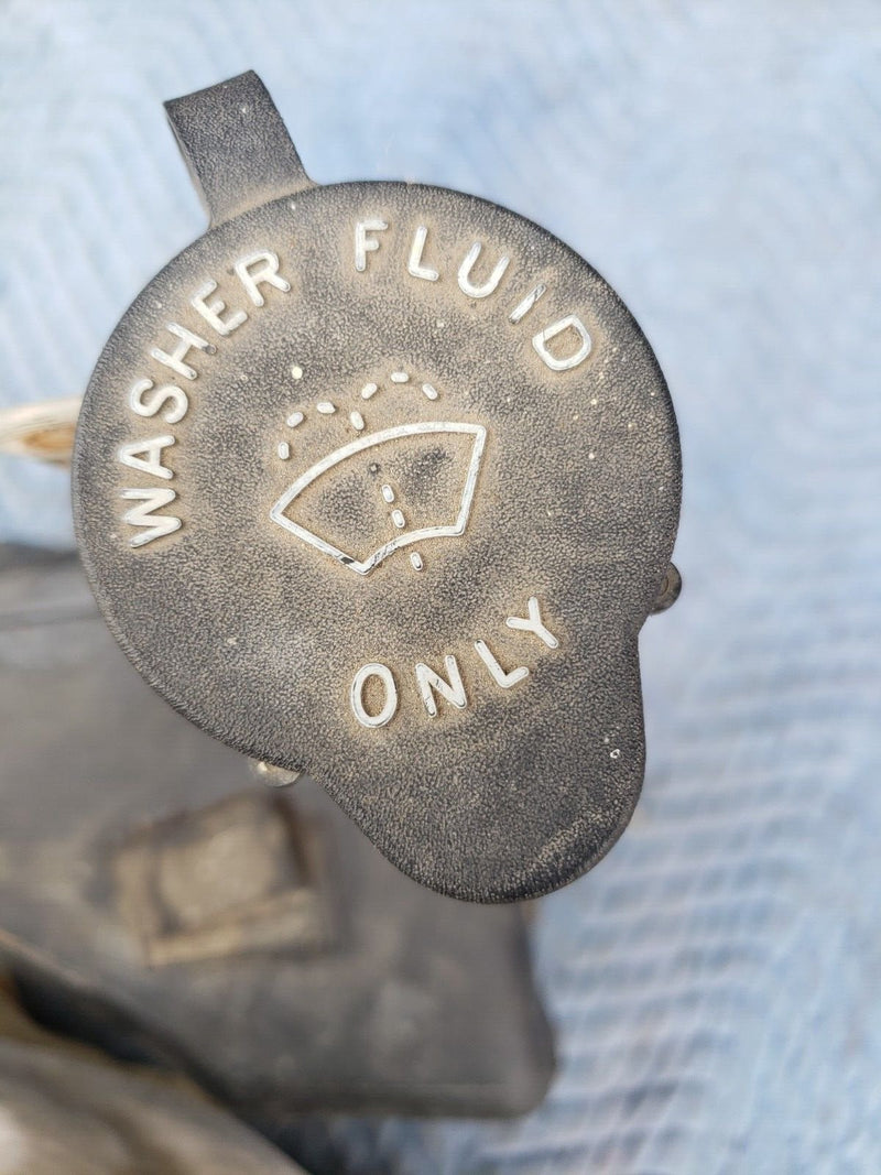 1988-1998 Chevy GMC GM 1500 C/K Windshield Washer Reservoir Jug OEM #1051CN
