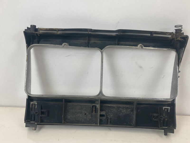 1975-1980 Volvo 244 Headlight Bezel Quad Brick RH Passenger Side OEM #4276M
