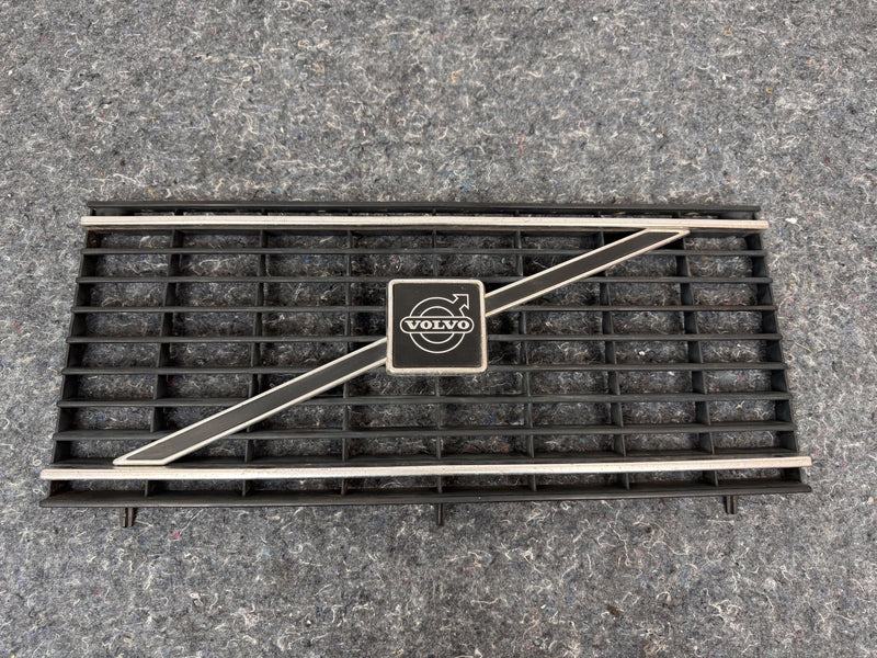 1975-1985 Volvo 240 TV Screen Headlight Set w/Flat-hood Eggcrate Grille 1246618
