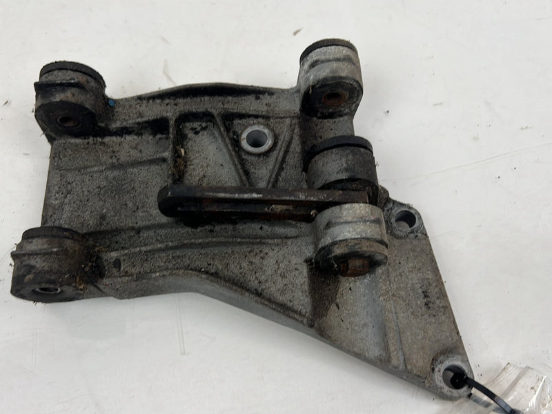 1975-1980 Volvo 244 240 A/C Compressor Bracket Mount w/ Bolts OEM #5384EM